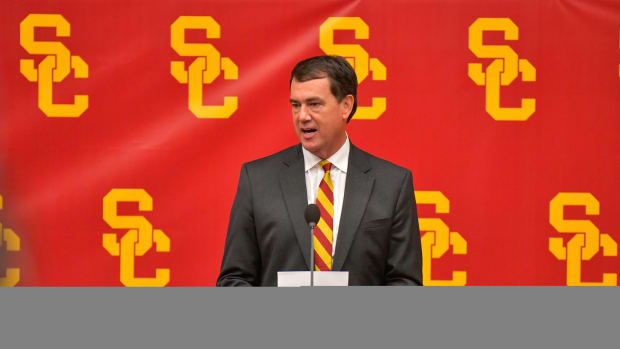 110719-USC-AD-MIKE-BOHN-INTRODUCTION-MCGILLEN_MCG8484